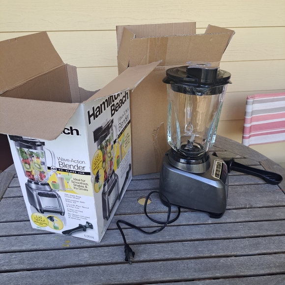 Hamilton Beach Wave action Blender - Picture 2 of 4